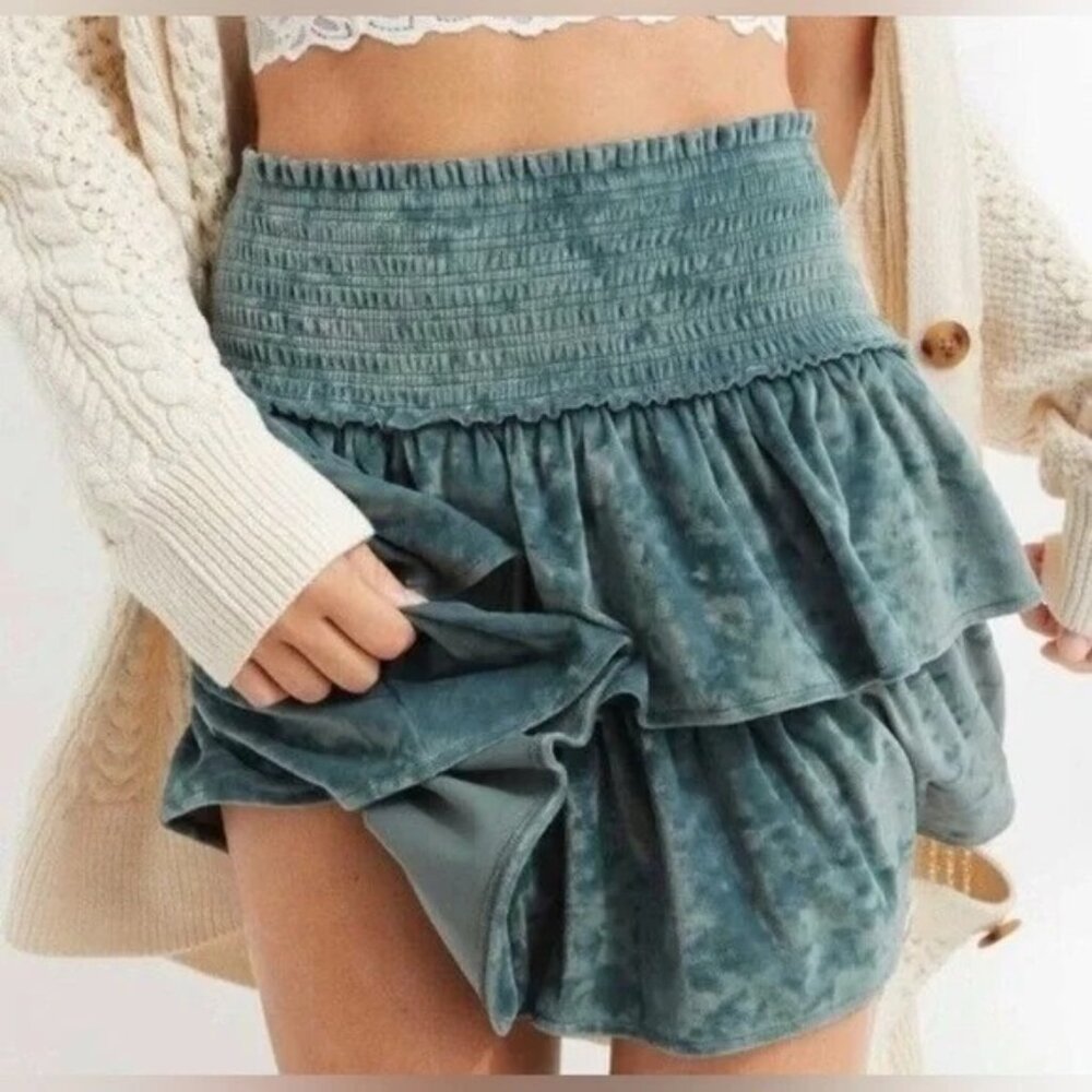 Aerie Tiered Ruffle Smocked Mini Skirt  Size M